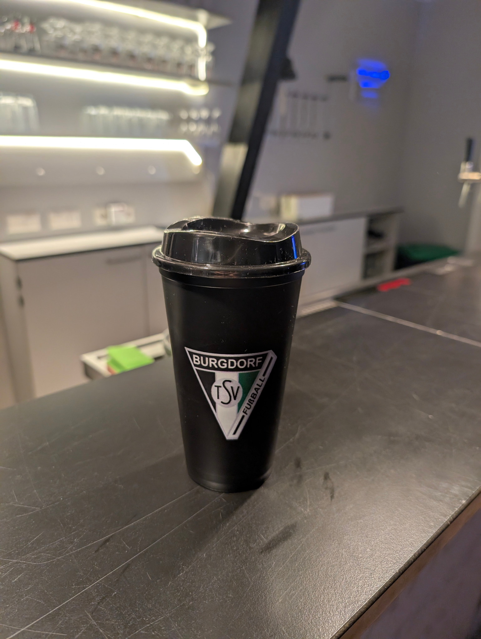 Bar und Innenbereich des Vereinsheims