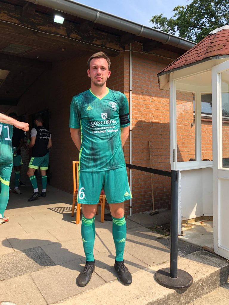 Neuer Hauptsponsor-Trikot im Burgdorf-Look