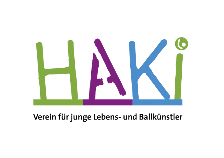 Haki’s trainieren im Stadion